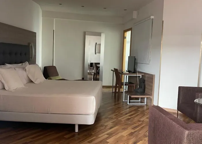 Bruc Hotel 3*